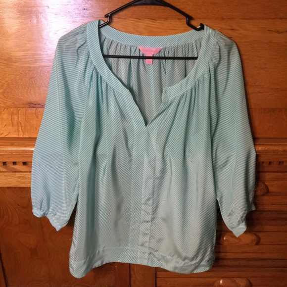Lilly Pulitzer Tops - 🟡 $5 - Lilly Pulitzer Blouse